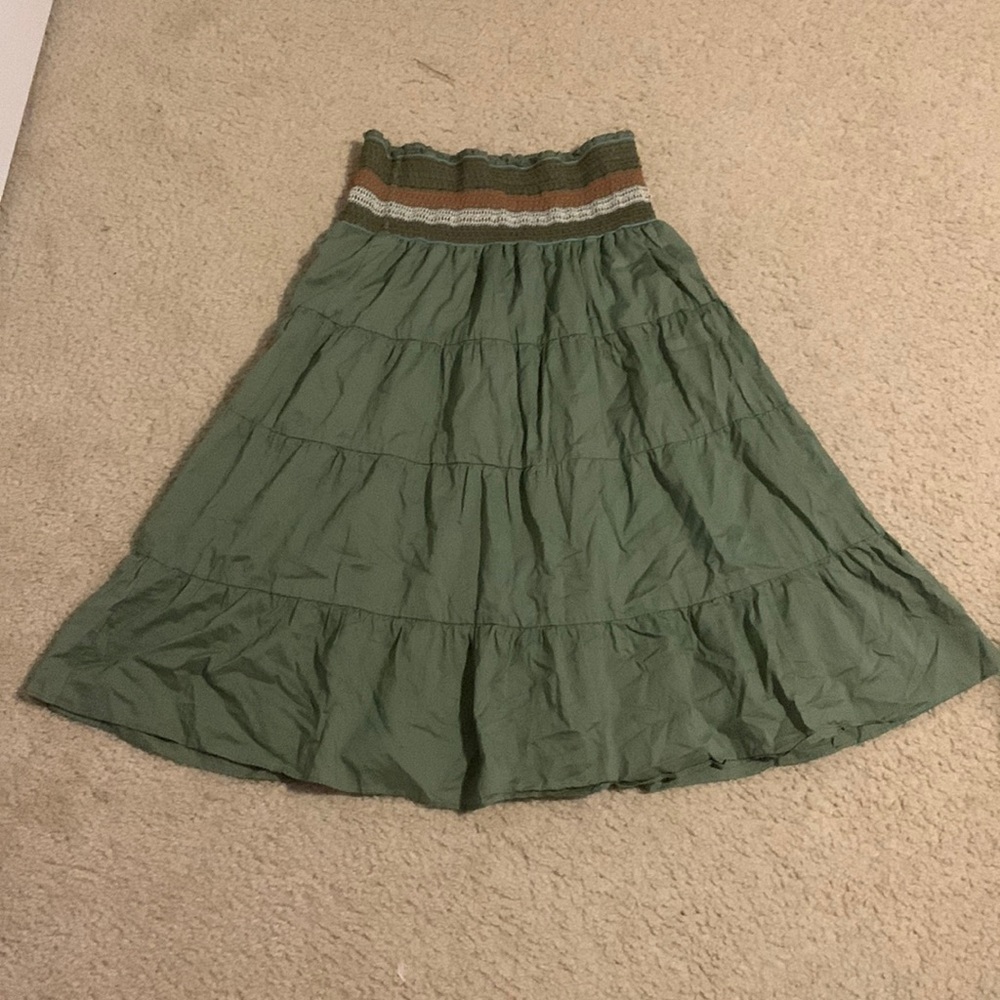 Long green maxi skirt.Barley used junior size medium.